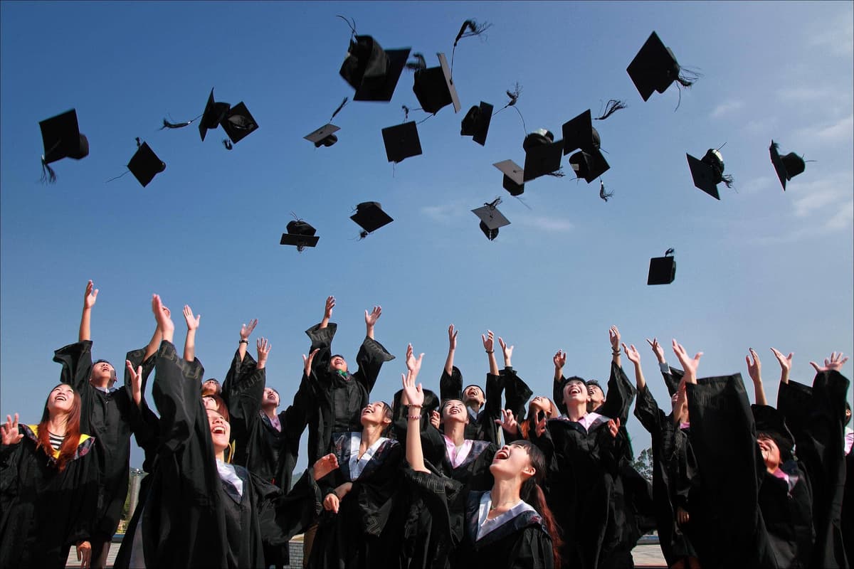 pexels-pixabay-267885-1 Student loan debt statistics 2023