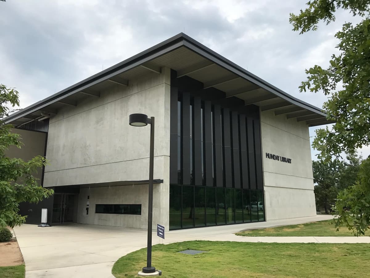 St_Edward’s_University_Munday_Library