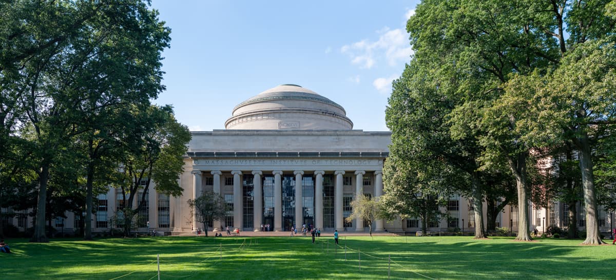 Great_Dome,_Massachusetts_Institute_of_Technology,_Aug_2019