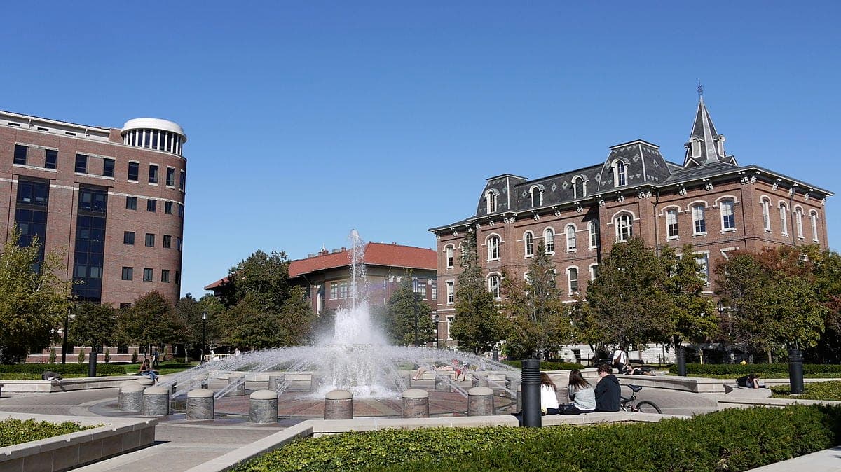 1200px-Purdue_University_Liberal_Arts_fountain
