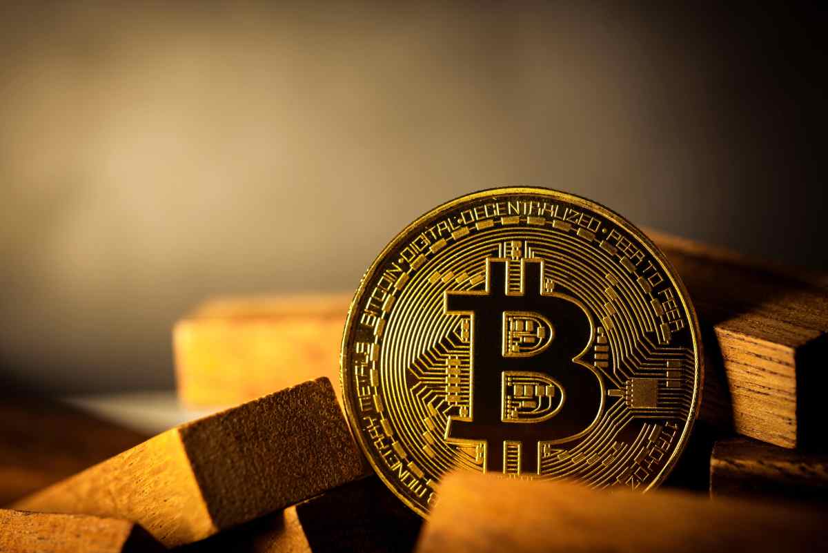 Bitcoin Cryptocurrency Digital Money Golden Coin – Technology an bitcoin cryptocurrency mining