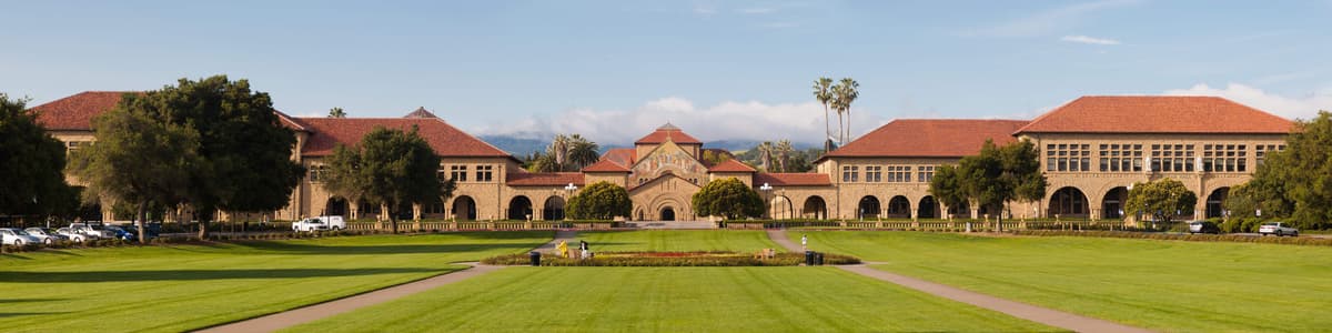 Stanford_Oval_May_2011_panorama
