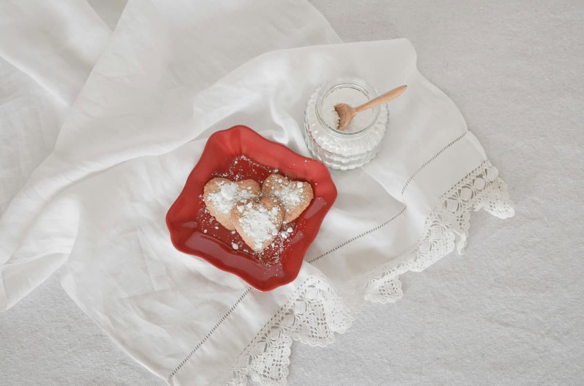 debby-hudson-waGHsf6pb0U-unsplash sugar alternatives