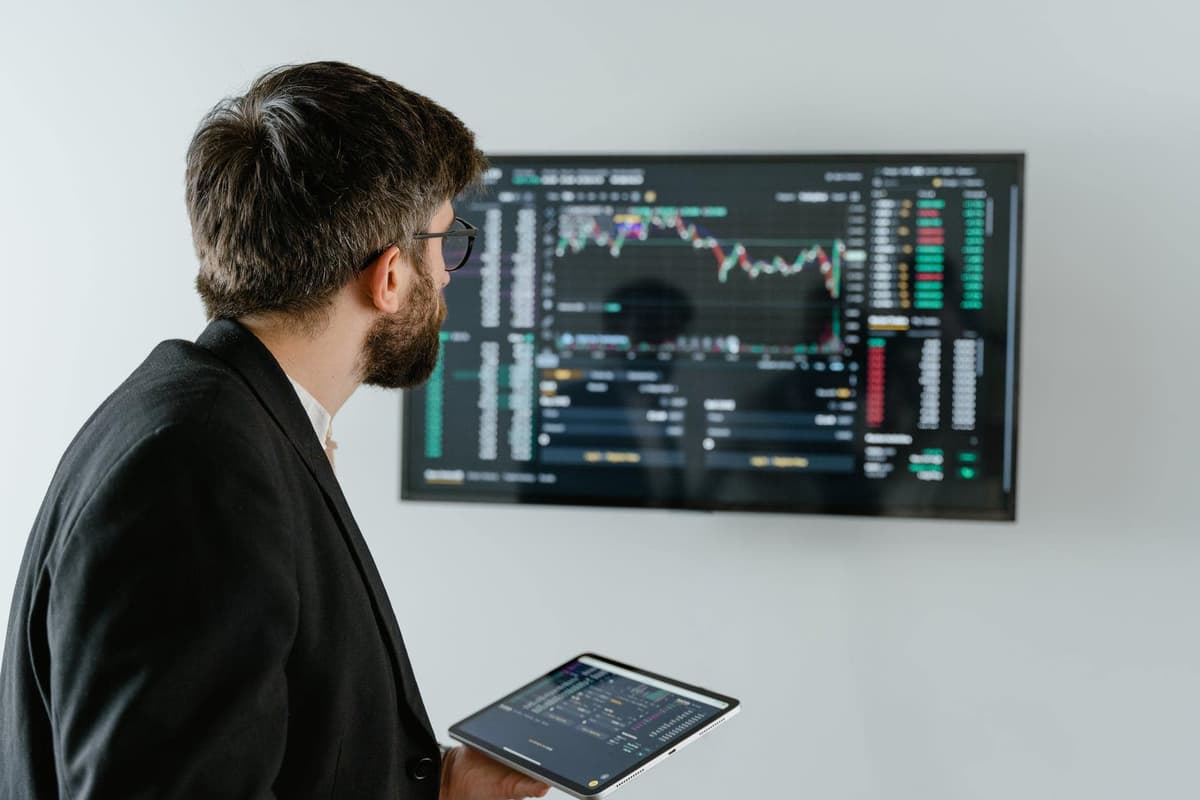 pexels-photo-7567595 How to become an accredited investor