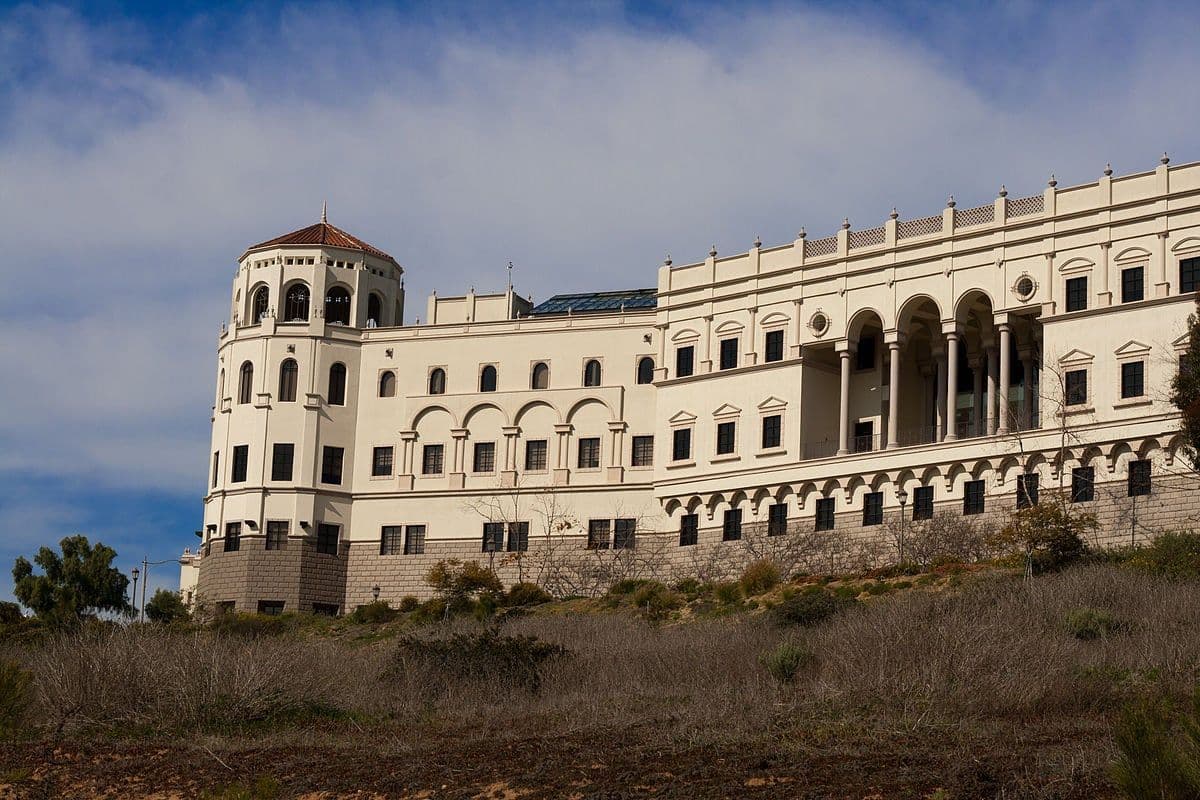 1200px-ShileyCenterUSD