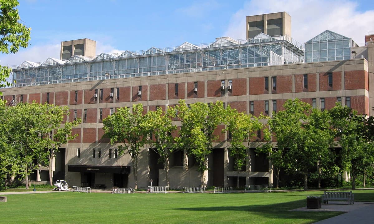 2048px-ESF-Illick-Hall-Aug-2014